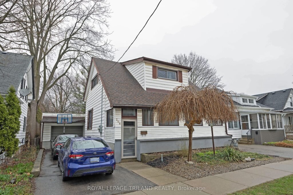 For Sale: 208 Edward Street, London South, ON N6C 3J2, London South, ON - Property Photo