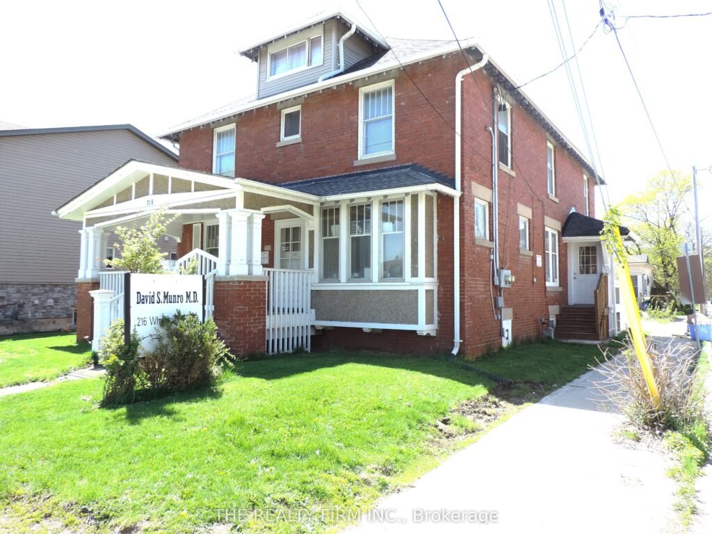 For Sale: 216 Wharncliffe Road N, London North, ON N6H 2B4, London North, ON - Property Photo