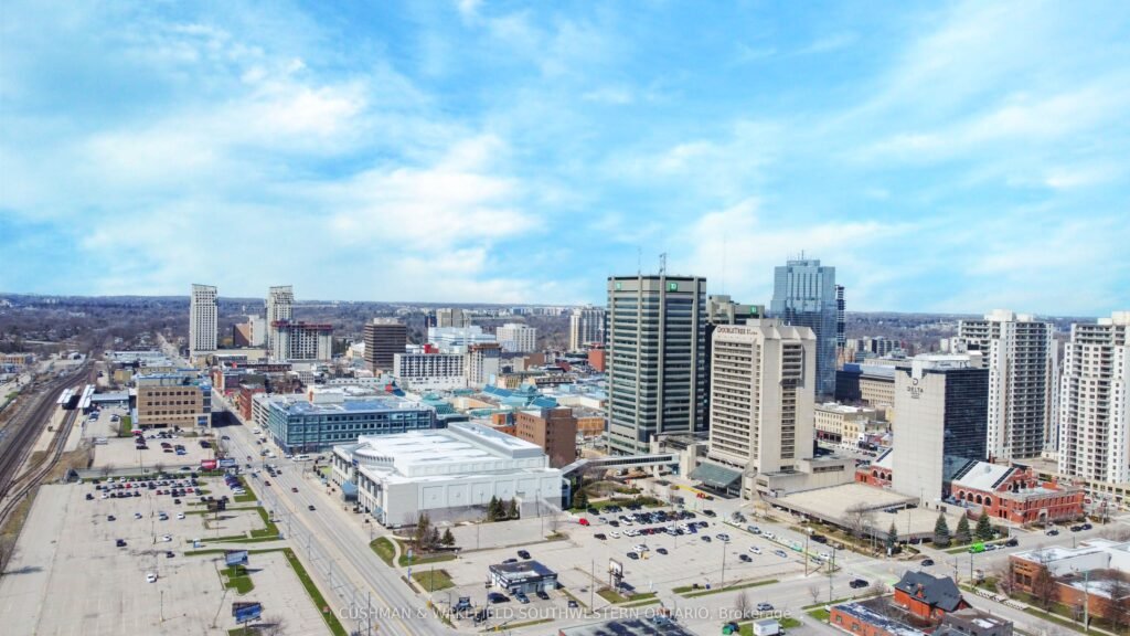 For Sale: 324 YORK Street, London East, ON N6B 1P8, London East, ON - Property Photo