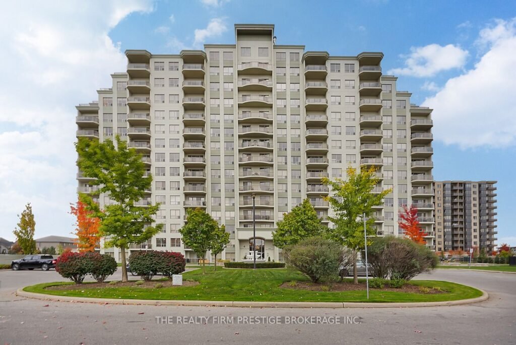 For Sale: 1030 Coronation Drive 207, London North, ON N6G 0G5, London North, ON - Property Photo