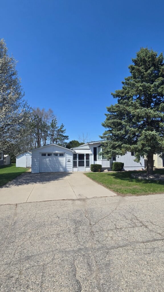 For Sale: 25 Miller Street, Strathroy-Caradoc, ON N7G 1A5, Strathroy-Caradoc, ON - Property Photo