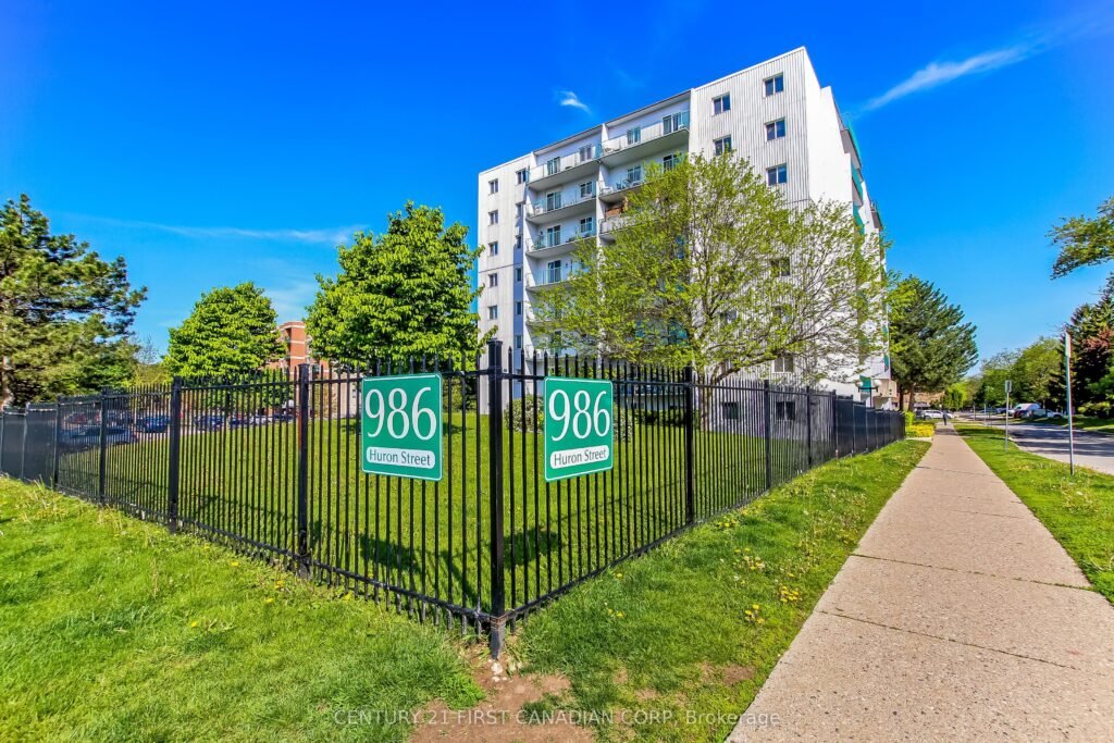 For Sale: 986 Huron Street 204, London East, ON N5Y 5E4, London East, ON - Property Photo
