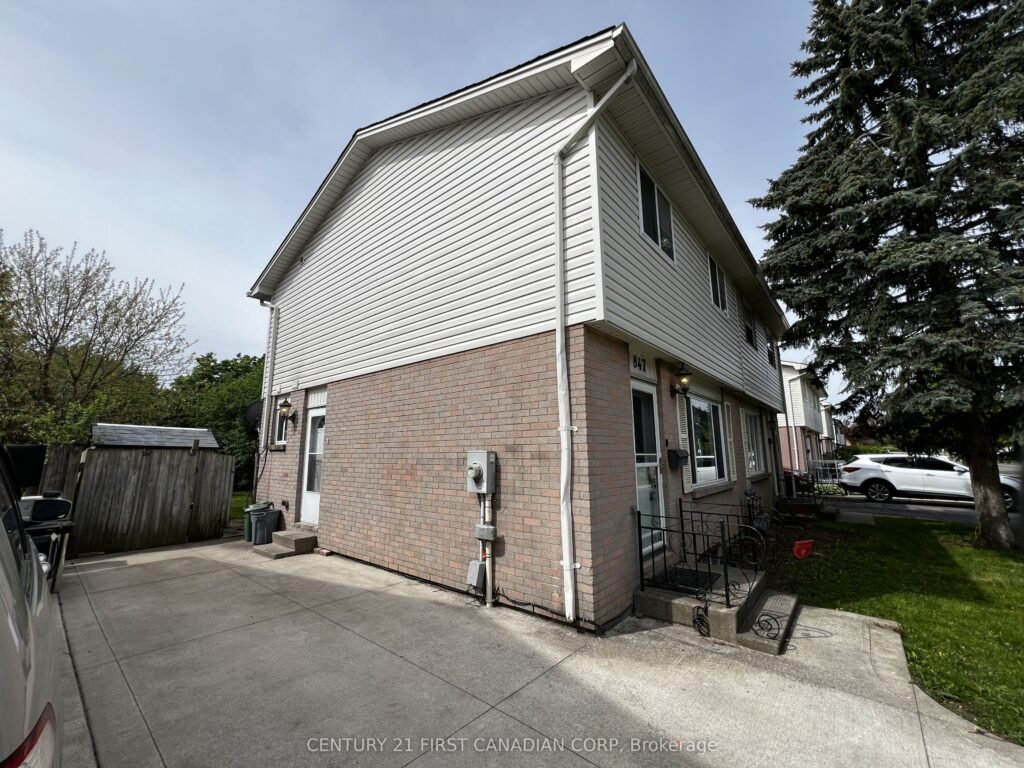 For Sale: 847 Jalna Boulevard, London South, ON N6E 2S2, London South, ON - Property Photo