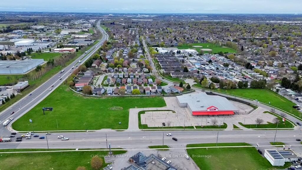 For Sale: 2209-2221 Dundas Street, London East, ON N5V 1R4, London East, ON - Property Photo