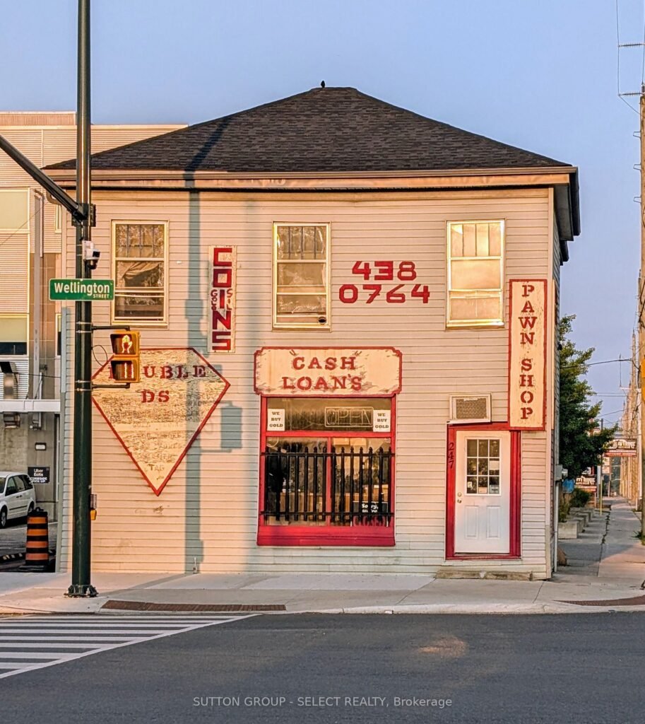 For Sale: 247 Wellington Street, London East, ON N6B 2L2, London East, ON - Property Photo