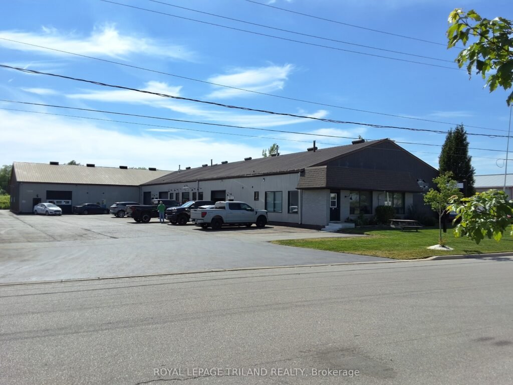For Sale: 1970 Mallard Road, London North, ON N6H 5L8, London North, ON - Property Photo