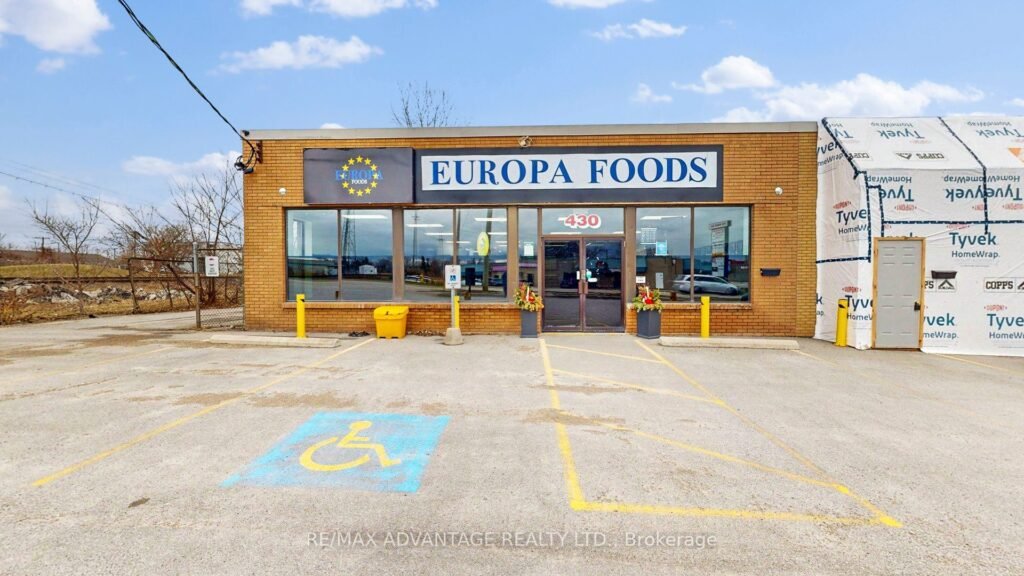 For Sale: 430 First Street, London East, ON N5W 4N1, London East, ON - Property Photo
